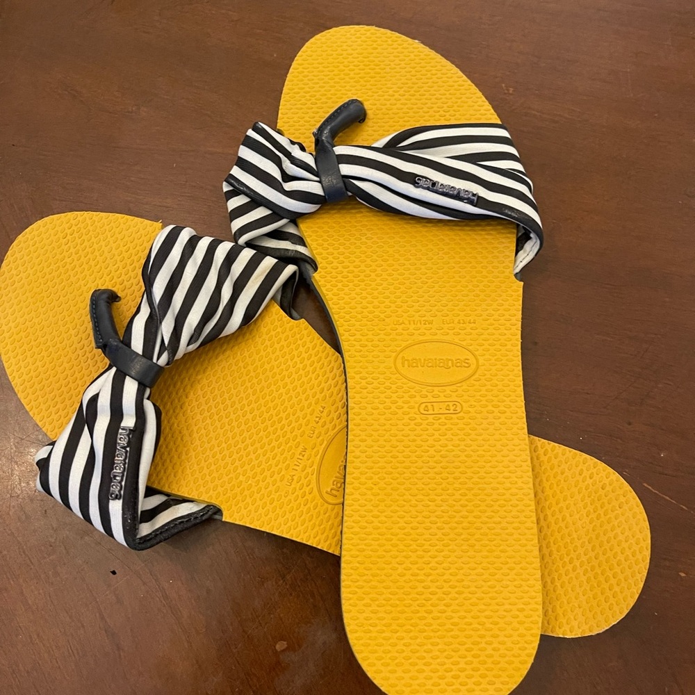 Never Worn Womens Havanna sandals